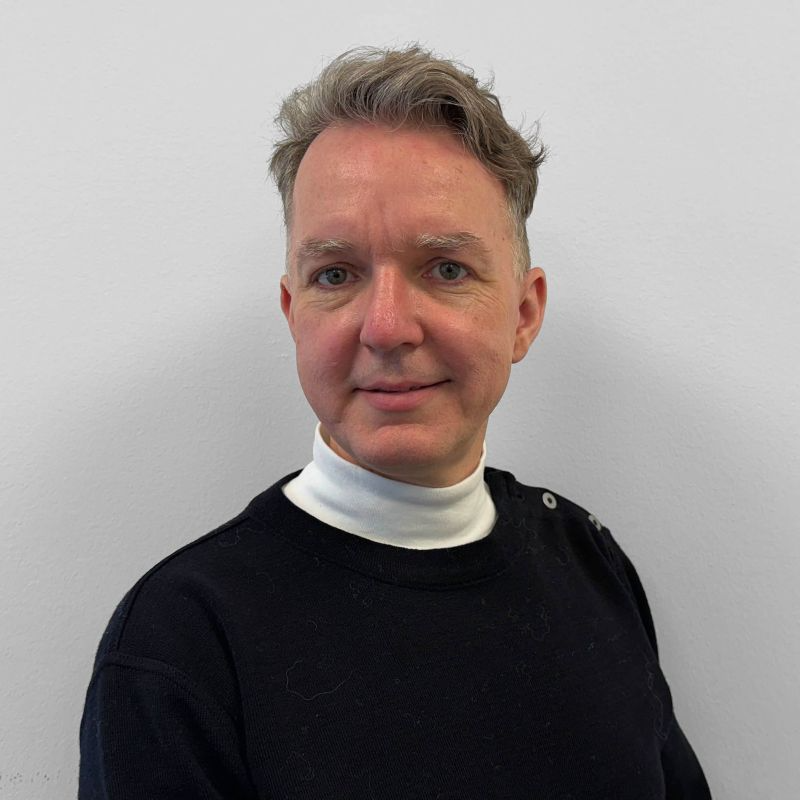 Team 13 Personalebillede af marketing specialist Thomas